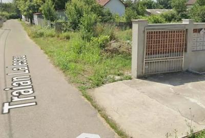 Teren de 1400 mp, în Central