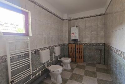 Casă individuală cu 10 camere cu Canalizare în 13 Septembrie - 14
