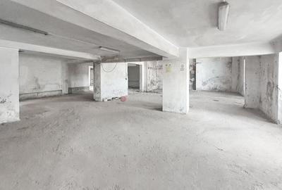 Spațiu comercial, de 1,600 mp, în Central - 4