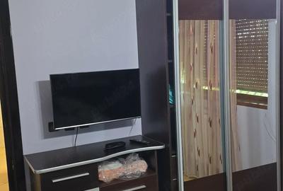 Apartament cu 2 camere decomandat în Micro 17
