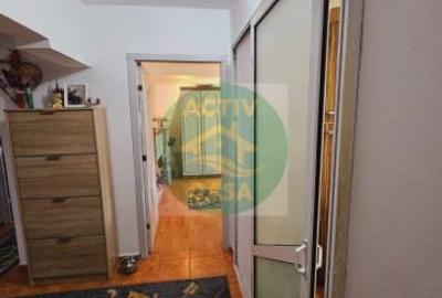 Apartament cu 3 camere decomandat în Roman - 6