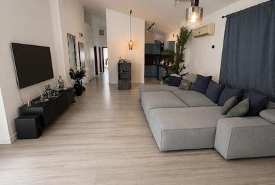 Apartament cu 4 camere, mobilat în Odăi
