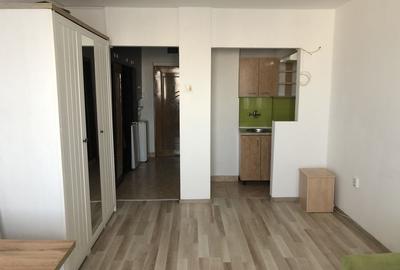 Garsonieră decomandată în Calea București - 2