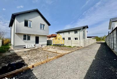 Casă cu 4 camere cu Teren 350 Mp în Domnești - 2