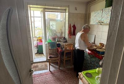 Apartament cu 2 camere semidecomandat în Berceni - 1