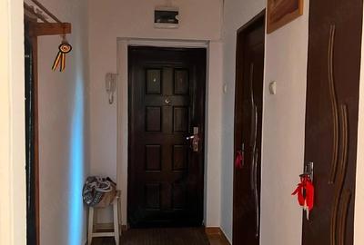 Apartament cu 3 camere decomandat în 1 Mai