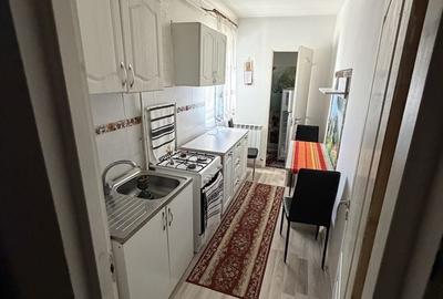 Garsonieră decomandată în Central