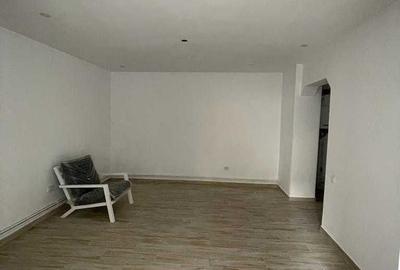 Casă cu 4 camere cu Teren 400 Mp în Central