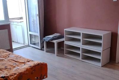 Apartament cu 2 camere semidecomandat, mobilat în Tineretului