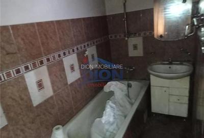 Casă cu 4 camere cu Teren 181 Mp în Exterior Vest