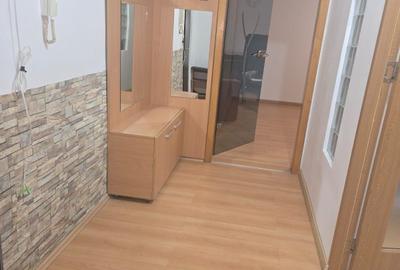 Apartament cu 2 camere decomandat în Aradului