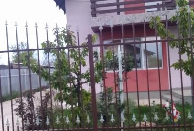 Casă cu 6 camere cu Teren 591 Mp în Central - 2