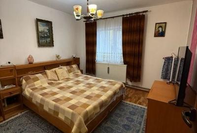 Apartament cu 3 camere decomandat în 1 Mai - 1