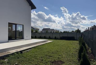 Casă cu 4 camere în Sânpetru
