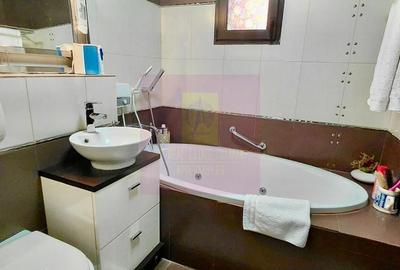 Apartament cu 4 camere decomandat în Cișmigiu