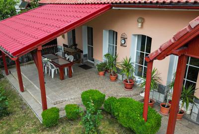 Casă individuală cu 6 camere cu Piscina în Central - 1