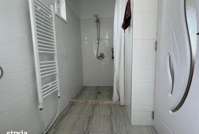 Casă cu 9 camere cu Teren 711 Mp în Central