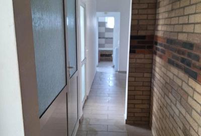 Apartament cu 3 camere decomandat în Bularga
