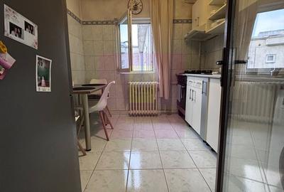 Apartament cu 2 camere în Văcăresti