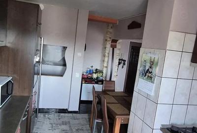 Apartament cu 4 camere decomandat în Triaj - 3