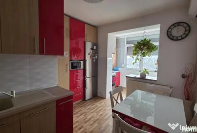 Apartament cu 3 camere decomandat în Ultracentral