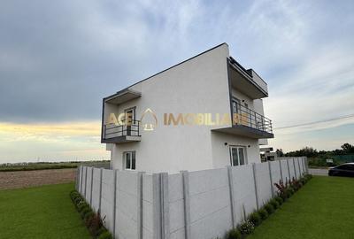 Casă cu 5 camere cu Teren 250 Mp în Vărăști - 1