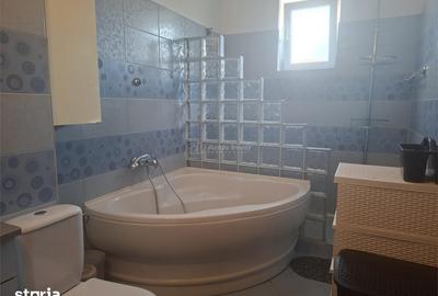 Apartament cu 3 camere decomandat în Ștrand