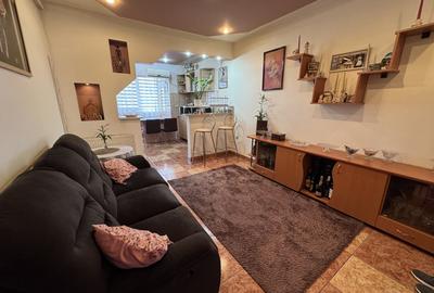 Apartament cu 3 camere semidecomandat, mobilat în Aiud