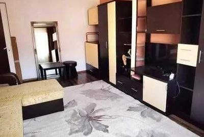 Apartament cu 2 camere decomandat în Petros