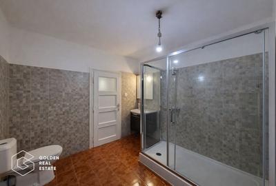 Casă individuală cu 9 camere cu Canalizare în Central - 12