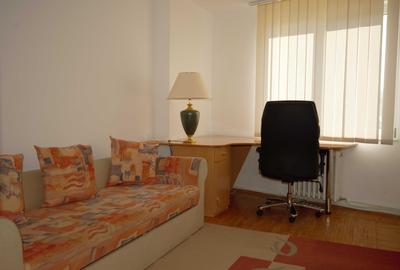 Apartament cu 3 camere decomandat în Central - 4
