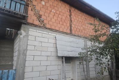 Casă cu 4 camere în Dezna