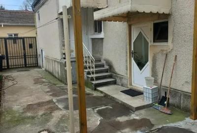 Casă cu 6 camere cu Teren 170 Mp în Tomis I - 13