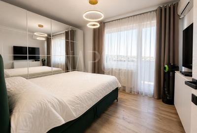 Apartament cu 3 camere semidecomandat în Dâmbul Rotund