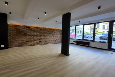 Spațiu comercial, de 50 mp, în Central - 7