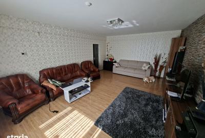 Casă cu 5 camere cu Teren 722 Mp în Central