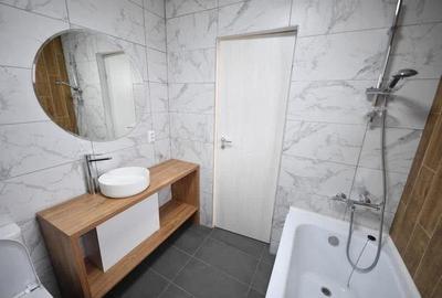 Casă cu 4 camere cu Teren 400 Mp în Central - 1