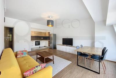 Apartament cu 3 camere semidecomandat, mobilat în Central - 1