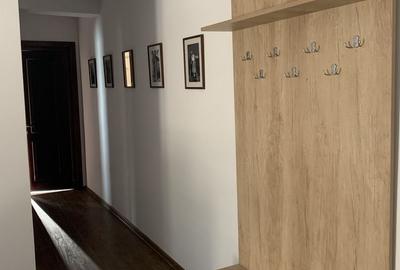 Apartament cu 3 camere decomandat în Cug - 1