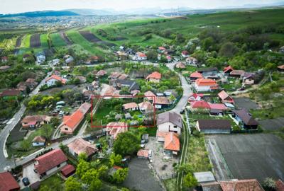 Casă cu 2 camere în Ceanu Mic