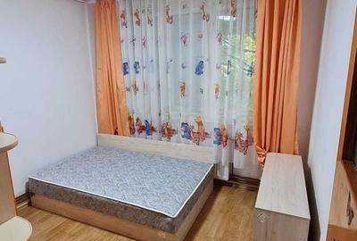 Apartament cu 3 camere semidecomandat în Timișoara