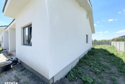 Casă cu 3 camere cu Teren 250 Mp în Moșnița Nouă