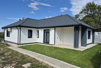 Casă cu 4 camere cu Teren 400 Mp în Balotești