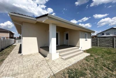 Casă cu 4 camere semidecomandat în Central