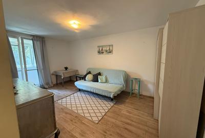 Apartament cu 3 camere decomandat, mobilat în Dristor