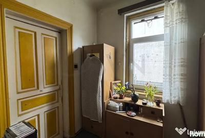 Apartament cu 6 camere decomandat în Ștefan cel Mare