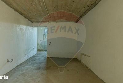 Casă cu Teren 1322 Mp în Bunloc