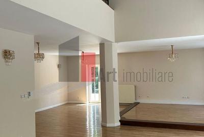 Casă cu 7 camere cu Teren 629 Mp în Central - 17