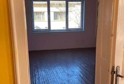 Casă cu 2 camere cu Teren 430 Mp în Semicentral - 2