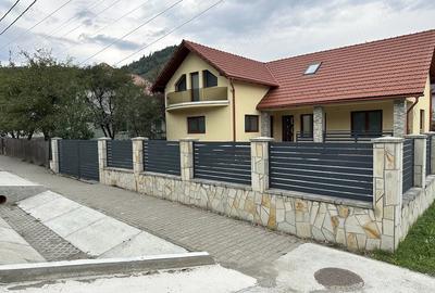 Casă cu Teren 250 Mp în Corbu